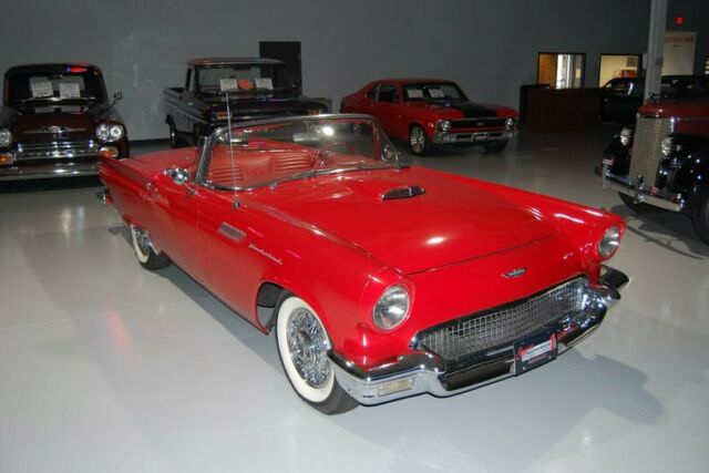 Ford Thunderbird Convertible 1957 image number 2