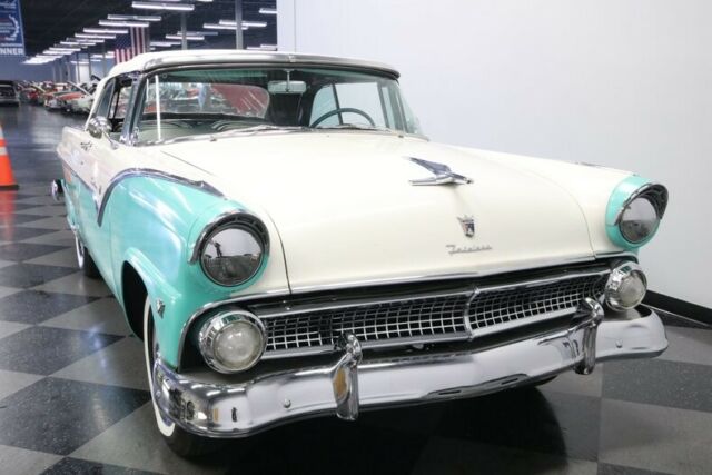 Ford Fairlane 1955 image number 18