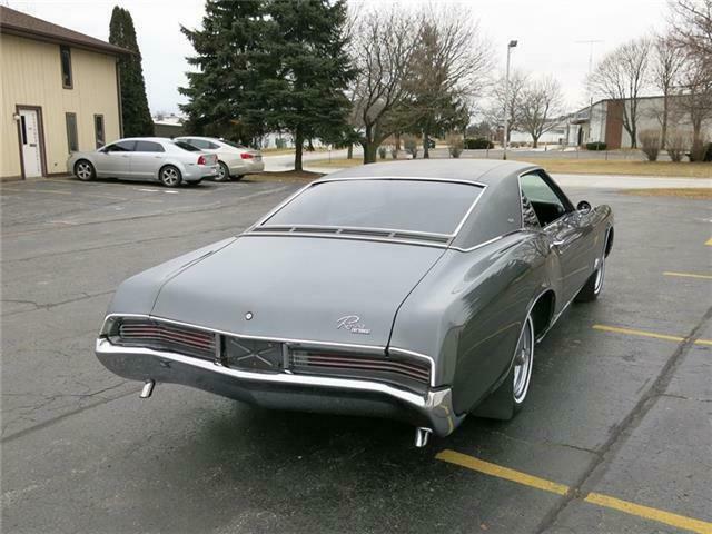 Buick Riviera GS, 1967 image number 10