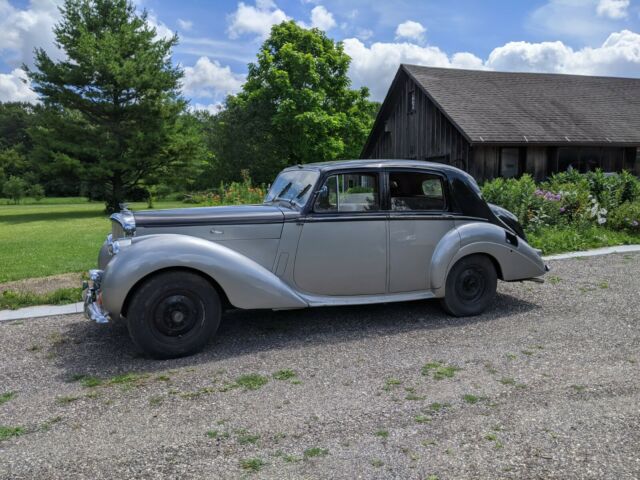 Bentley R Type 1953 image number 0