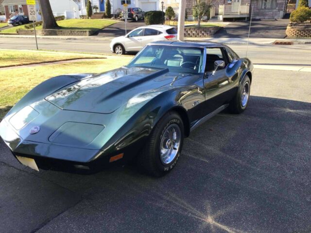 Chevrolet Corvette 1974 image number 2