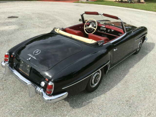 Mercedes-Benz SL-Class 1960 image number 26