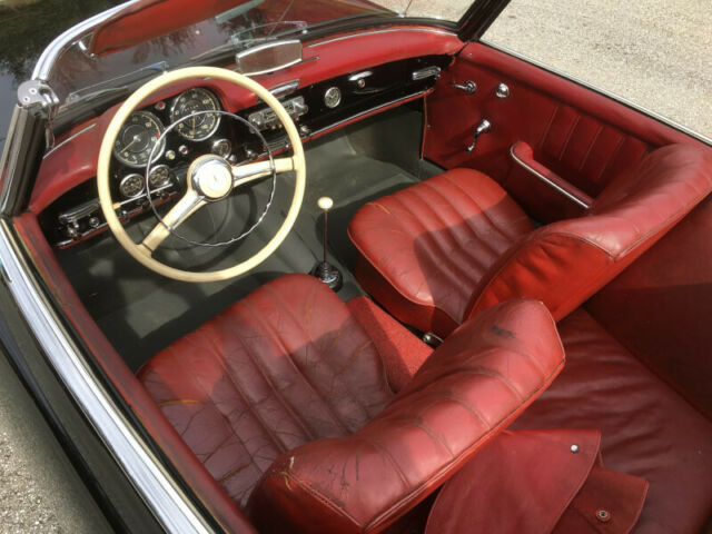 Mercedes-Benz SL-Class 1960 image number 28