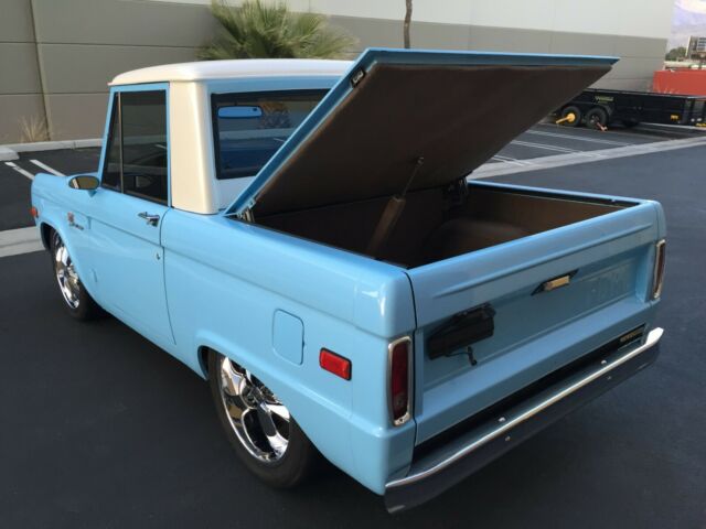 Ford Bronco 1975 image number 4