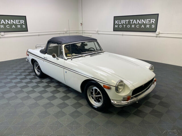 MG MGB 1972 image number 10