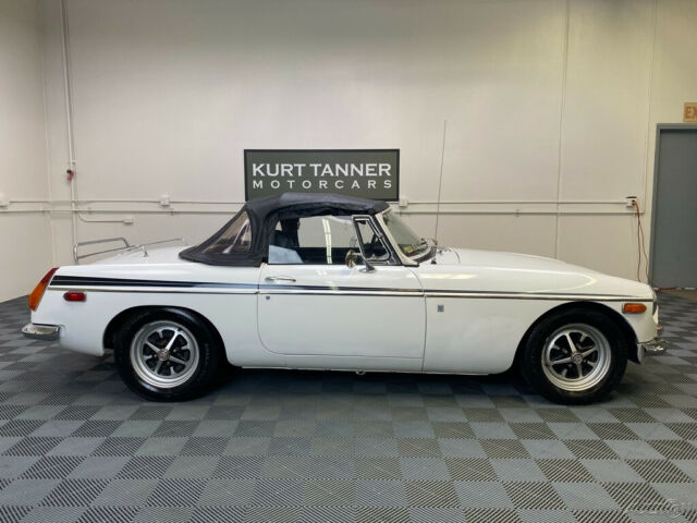 MG MGB 1972 image number 11