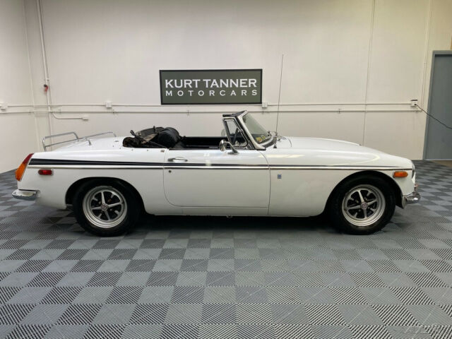 MG MGB 1972 image number 18