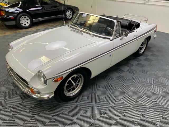 MG MGB 1972 image number 20