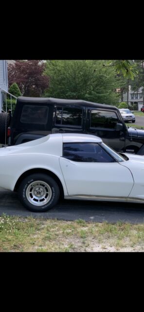 Chevrolet Corvette 1977 image number 1