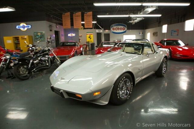 Chevrolet Corvette 1979 image number 1