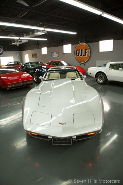 Chevrolet Corvette 1979 image number 2