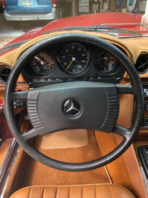 Mercedes-Benz SL-Class 1977 image number 18