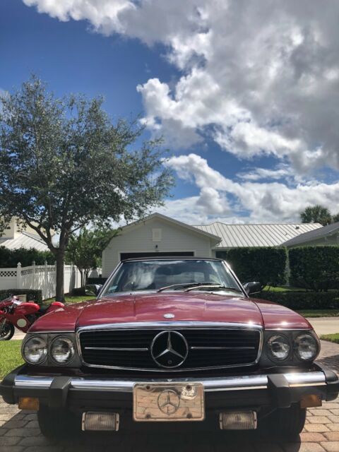 Mercedes-Benz SL-Class 1977 image number 25