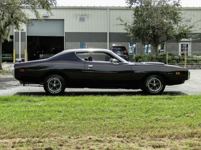 Dodge Charger 1971 image number 13