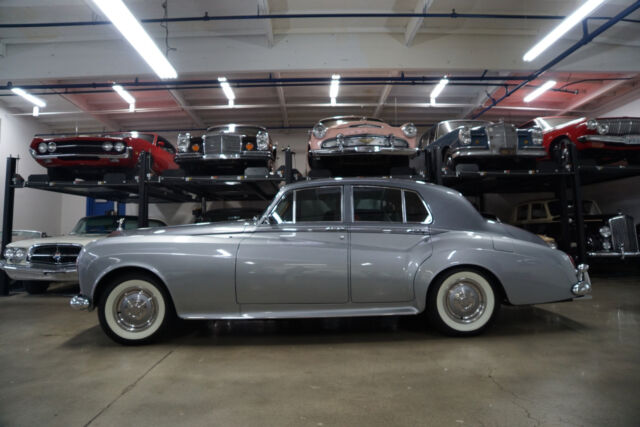 Rolls-Royce Silver Cloud III V8 Sedan 1965 image number 1