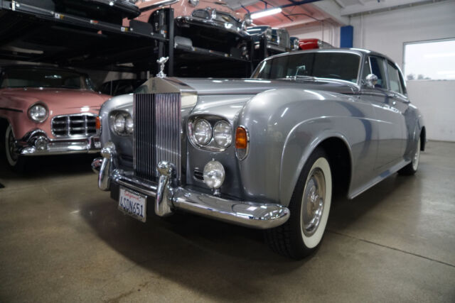 Rolls-Royce Silver Cloud III V8 Sedan 1965 image number 27