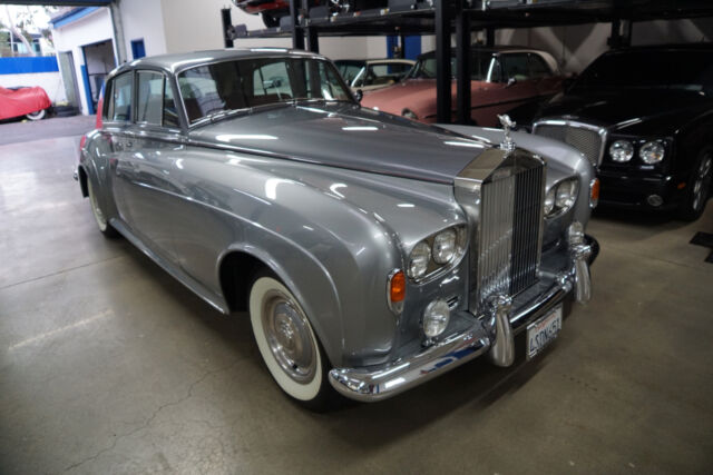 Rolls-Royce Silver Cloud III V8 Sedan 1965 image number 30