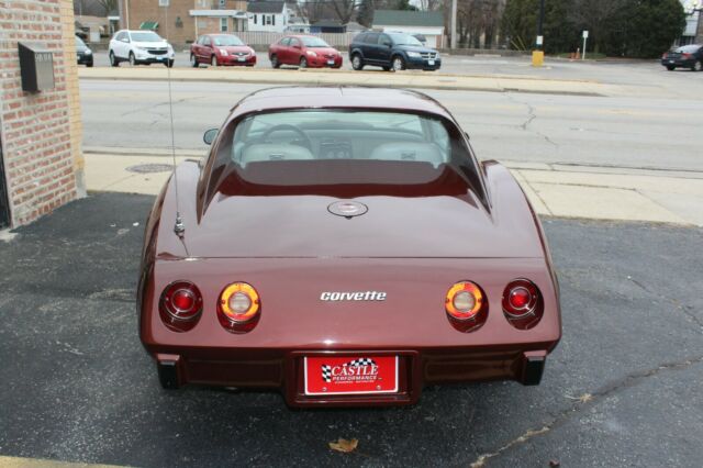 Chevrolet Corvette 1976 image number 15