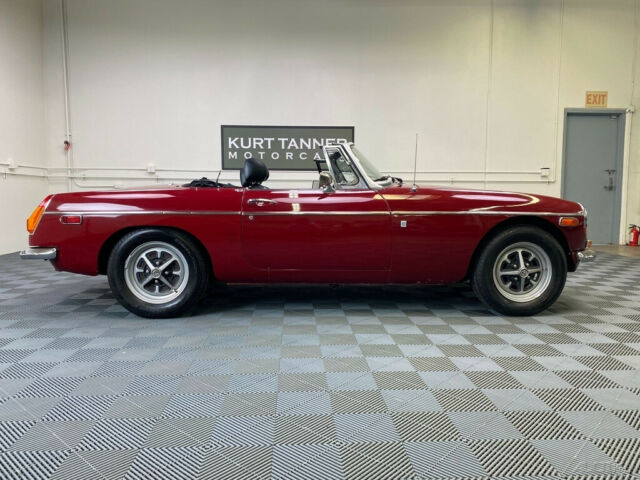 MG MGB 1974 image number 18