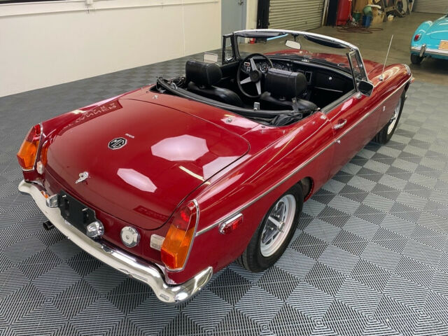 MG MGB 1974 image number 20