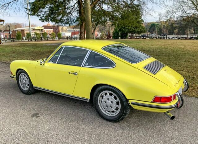 Porsche 911 1971 image number 27