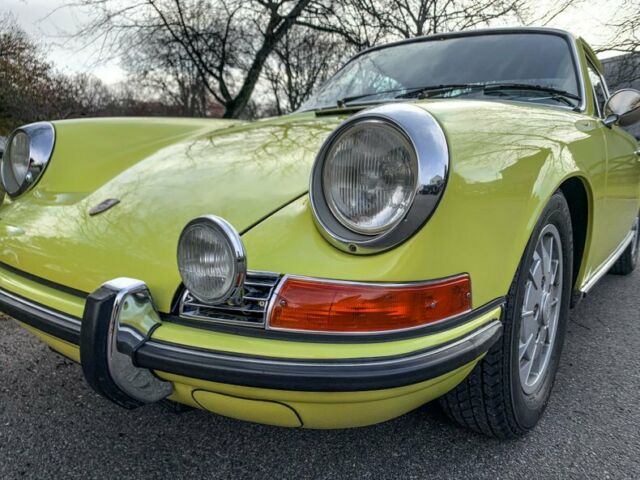 Porsche 911 1971 image number 28