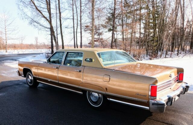 Lincoln Town Car 1976 image number 25