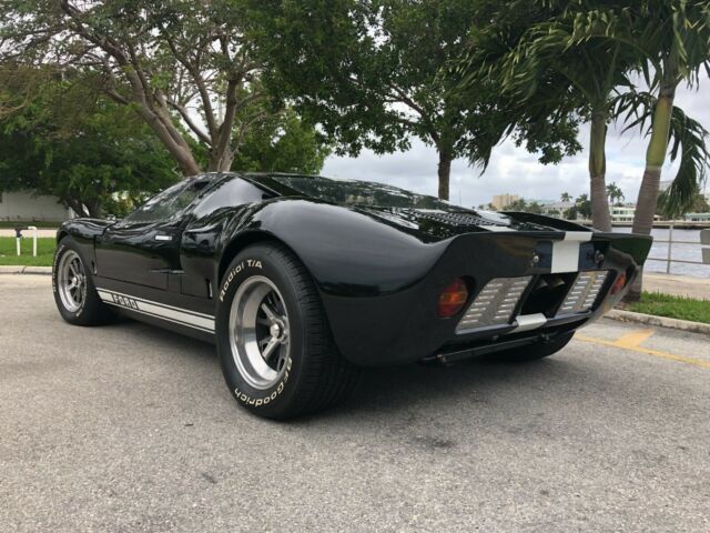 Ford Ford GT 1966 image number 2