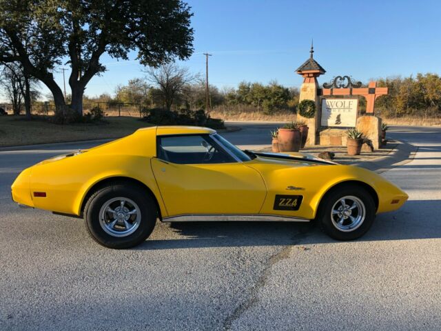 Chevrolet Corvette 1976 image number 1