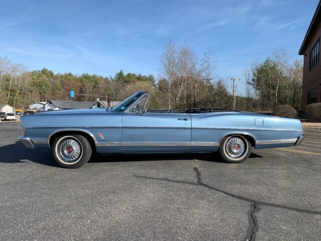 Ford Galaxie 1967 image number 2