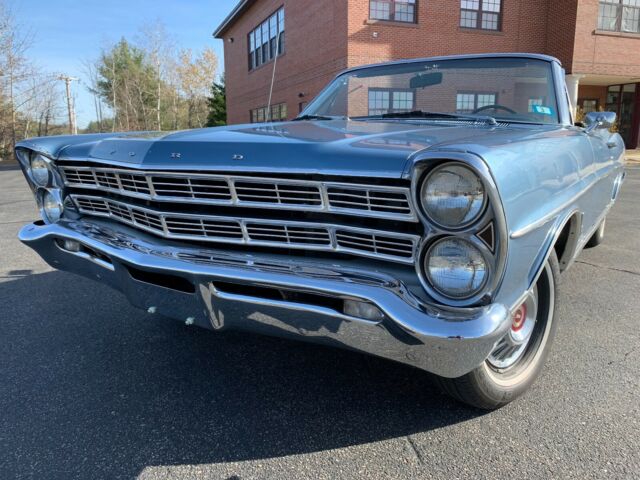 Ford Galaxie 1967 image number 3