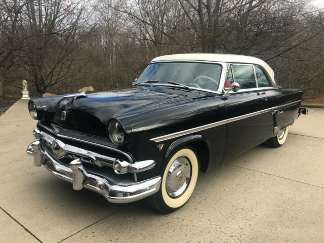 Ford Crestline 1954 image number 17