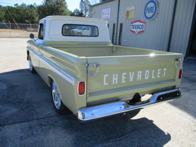 Chevrolet C-10 1965 image number 1