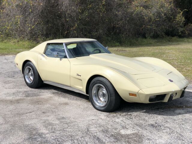 Chevrolet Corvette 1976 image number 0