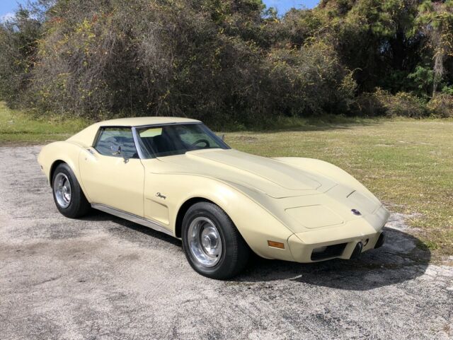 Chevrolet Corvette 1976 image number 29