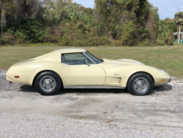 Chevrolet Corvette 1976 image number 30