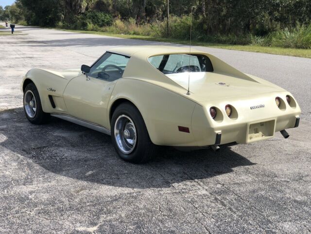 Chevrolet Corvette 1976 image number 33