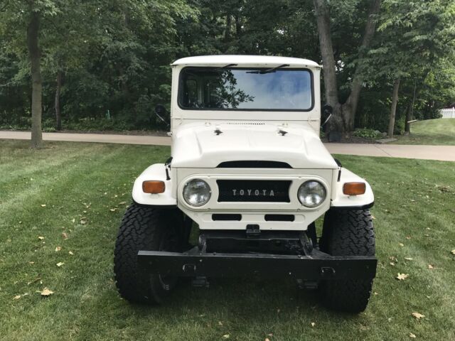 Toyota Land Cruiser FJ40 1973 image number 1