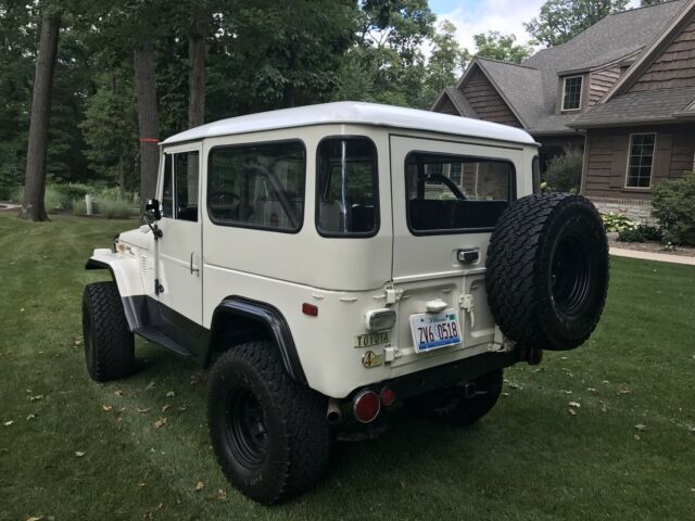 Toyota Land Cruiser FJ40 1973 image number 14