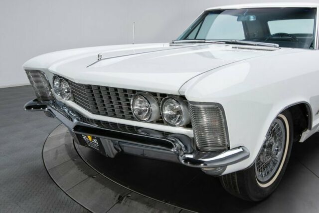 Buick Riviera 1964 image number 10