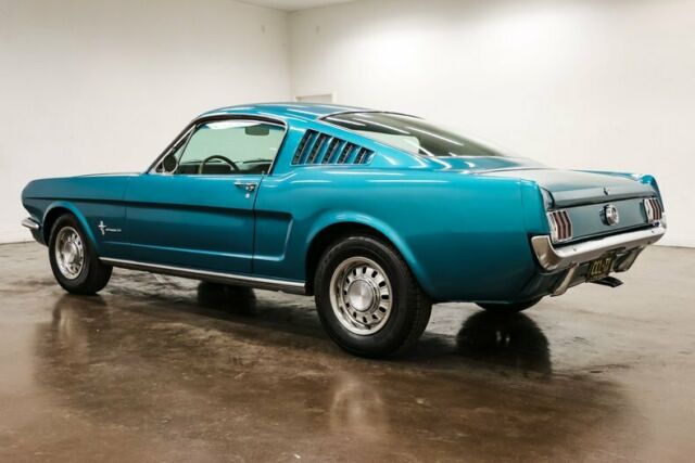 Ford Mustang 1965 image number 28