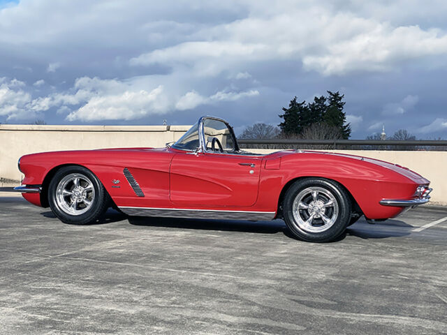 Chevrolet Corvette 1962 image number 30