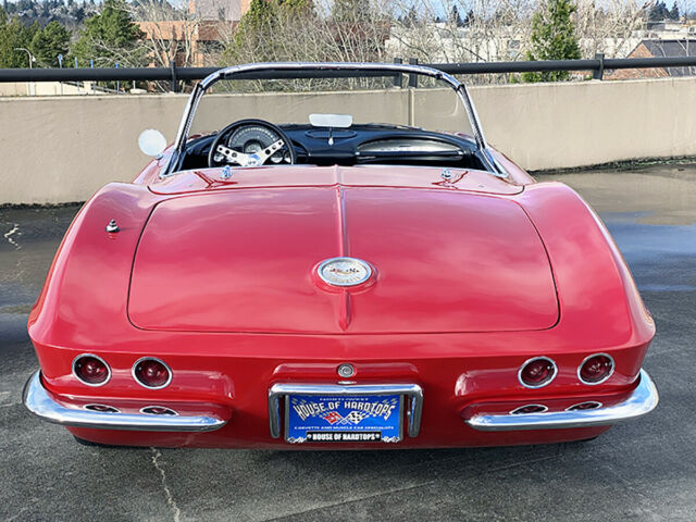 Chevrolet Corvette 1962 image number 32