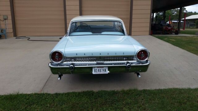 Ford Galaxie 500 XL 1963 image number 2