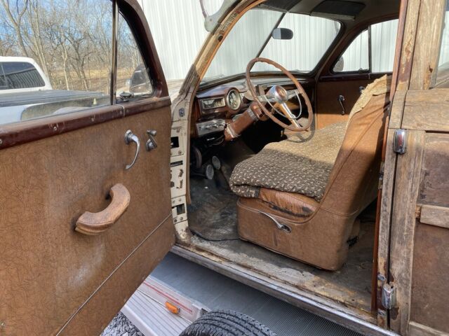 DeSoto Deluxe Wagon 1949 image number 11