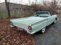 1957 Ford Thunderbird