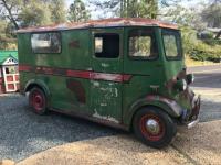 1940 Diamond T Pak Age Car